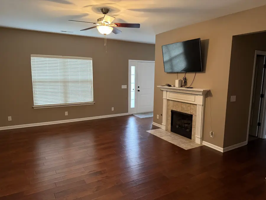 100 Abbey Ln, White House, TN 37188 - Image #3