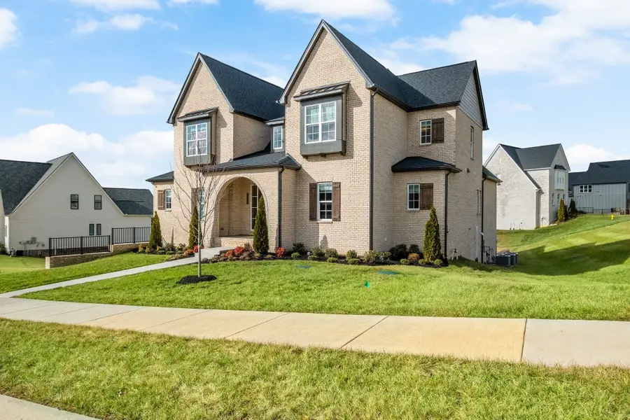 7004 Lampkins Crossing Dr, College Grove, TN 37046 - Image #2