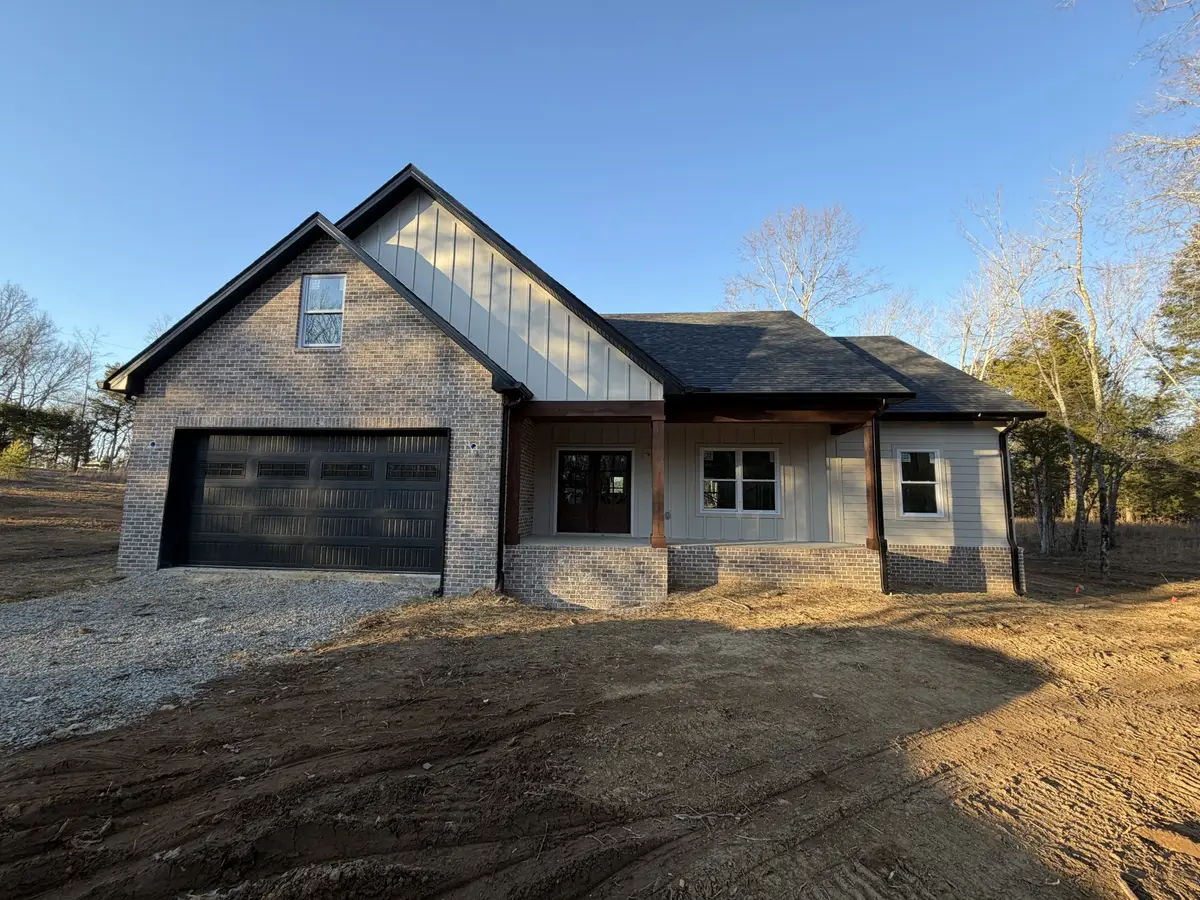 1049 Big Bartons Creek Rd, Dickson, TN 37055 - #1