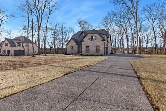 533 Greenfield Ln, Castalian Springs, TN 37031 - Image #1
