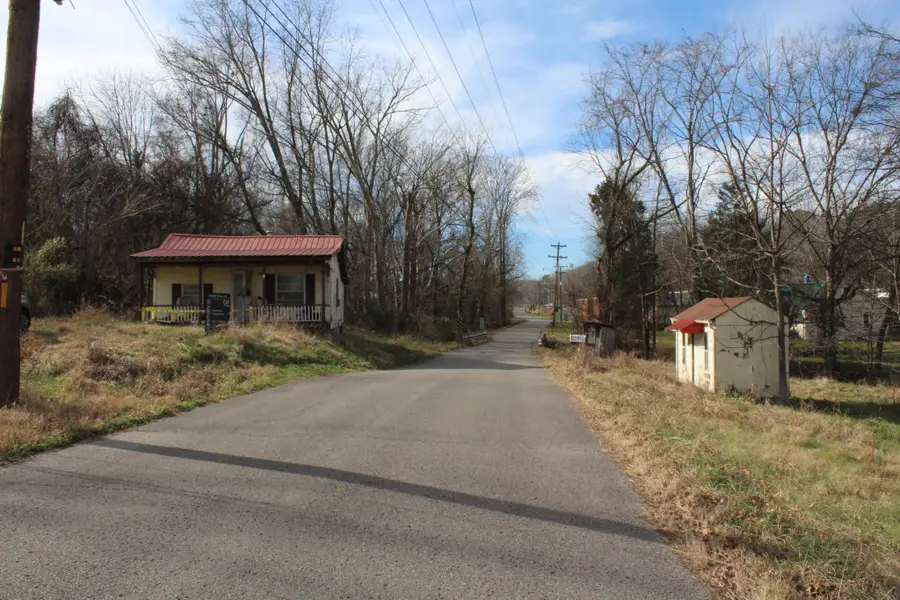 191 Mcmillian St, Erin, TN 37061 - Image #3