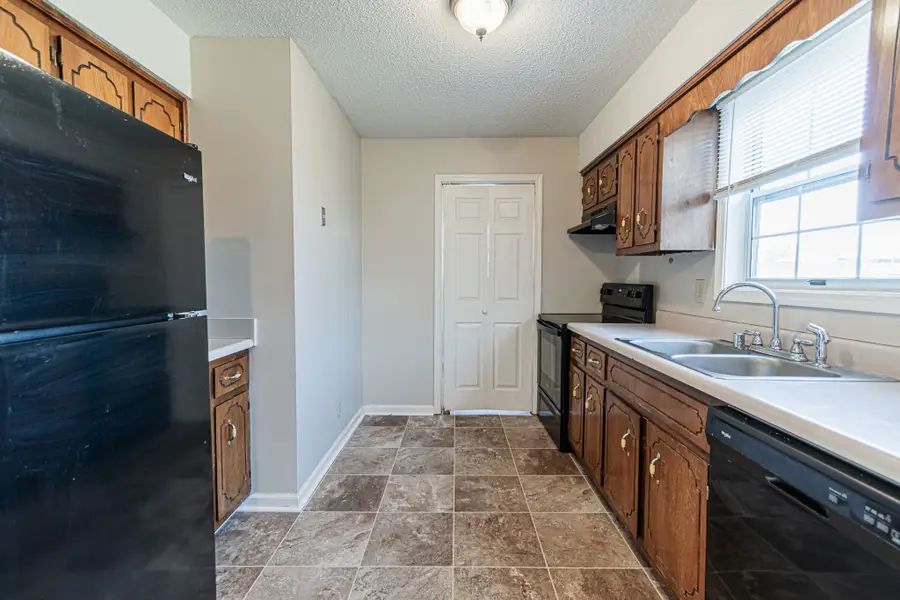 200 Hugh Hunter Rd, Oak Grove, KY 42262 - Image #2