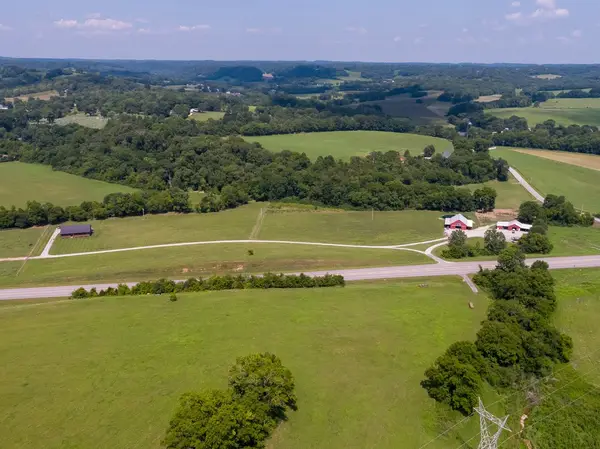 2564 New Highway 7, Santa Fe, TN 38482