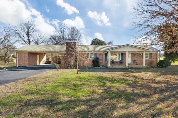 28 S Patrick Rd, Fayetteville, TN 37334