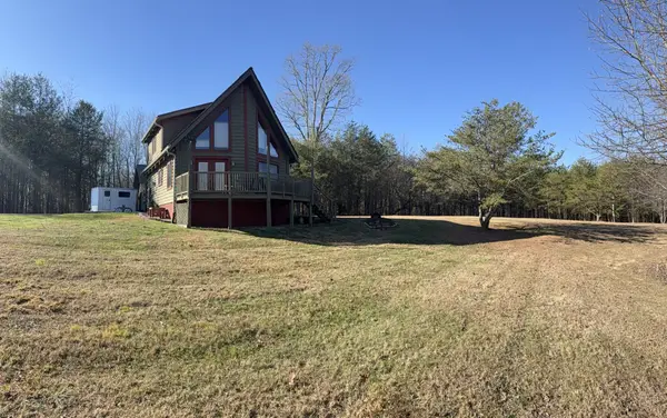 1355 Highland Ln, Crossville, TN 38555