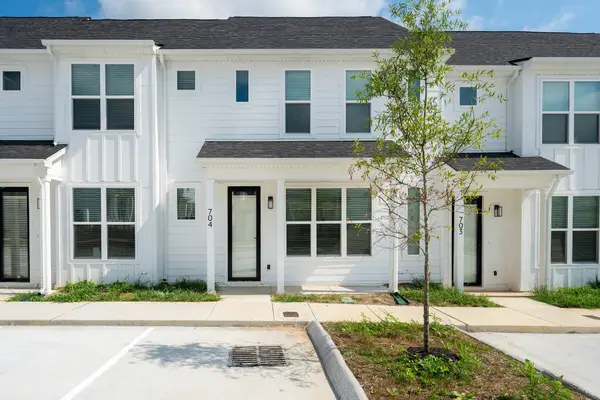 704 Laura Ward Pl, Lebanon, TN 37087