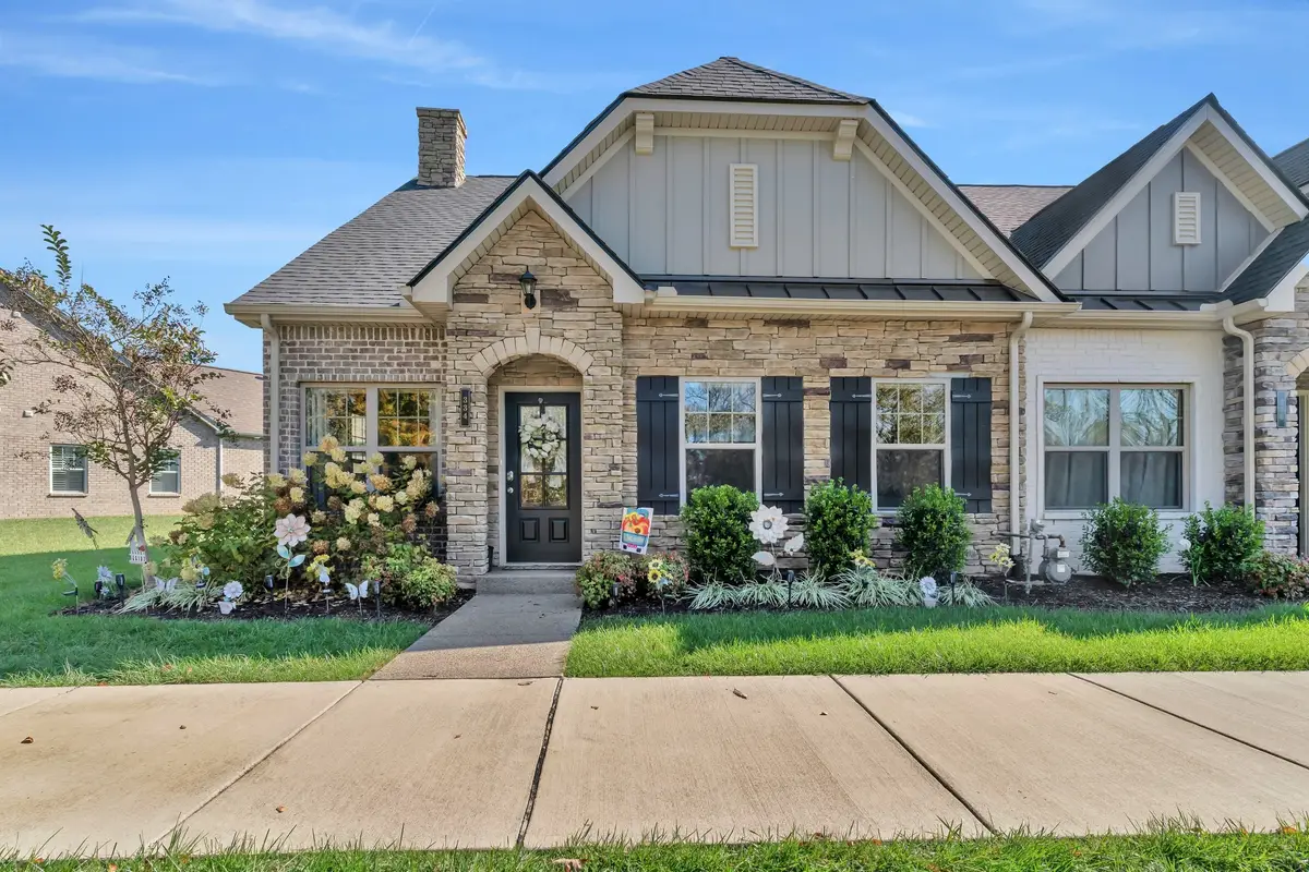 334 Buckner Cir, Mount Juliet, TN 37122 - #1