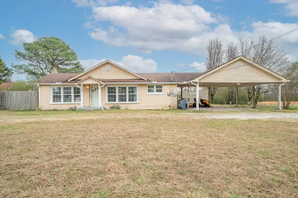 734 N Military St, Loretto, TN 38469