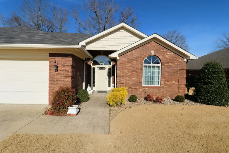 19 Emerald Cv #B, Paris, TN 38242 - Image #2