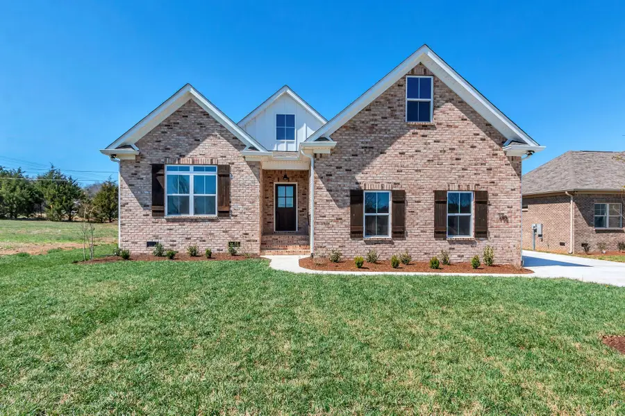 198 Creekside Dr, Lewisburg, TN 37091 - Image #2