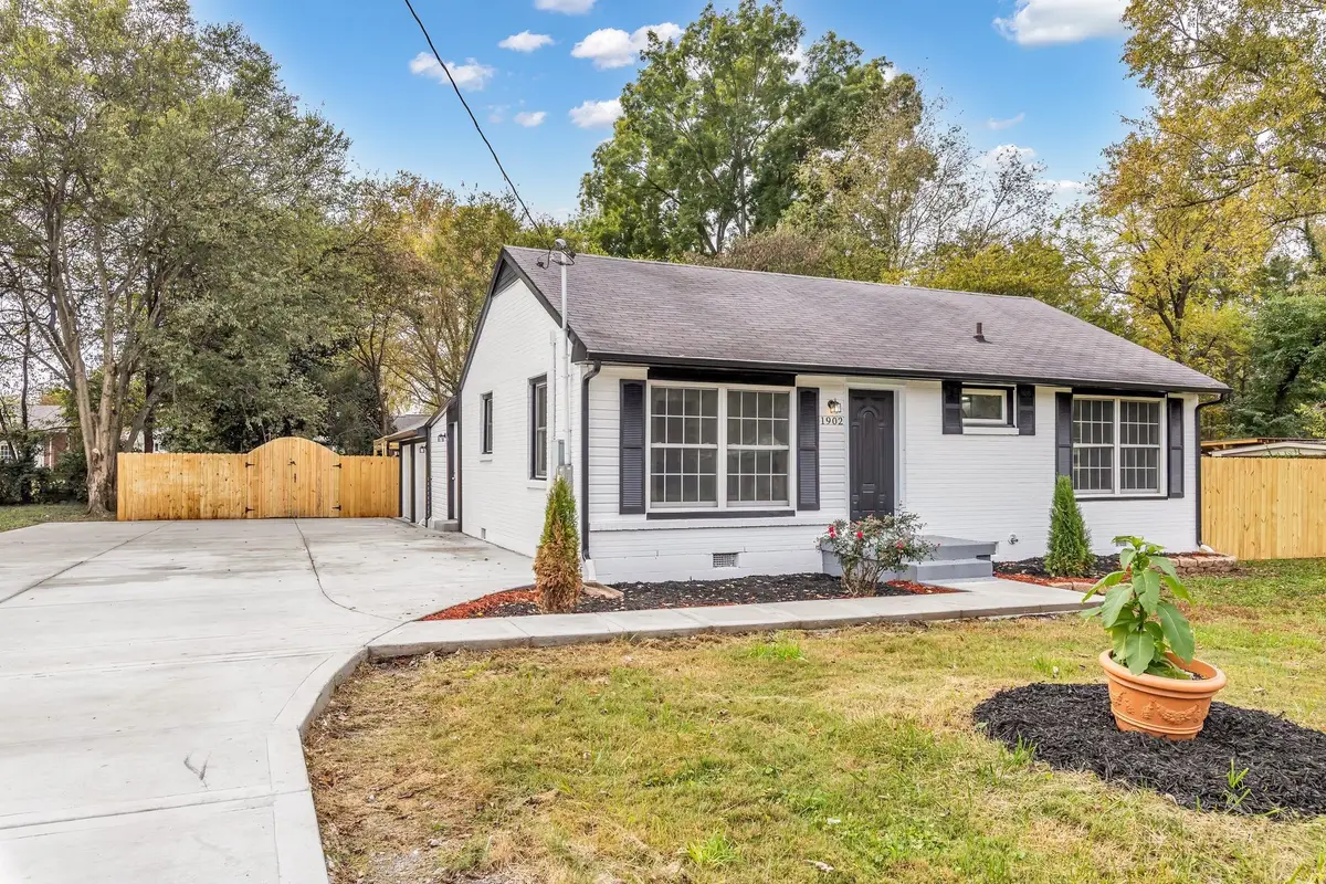 1902 Meadowgreen Dr, Murfreesboro, TN 37130 - Image #1