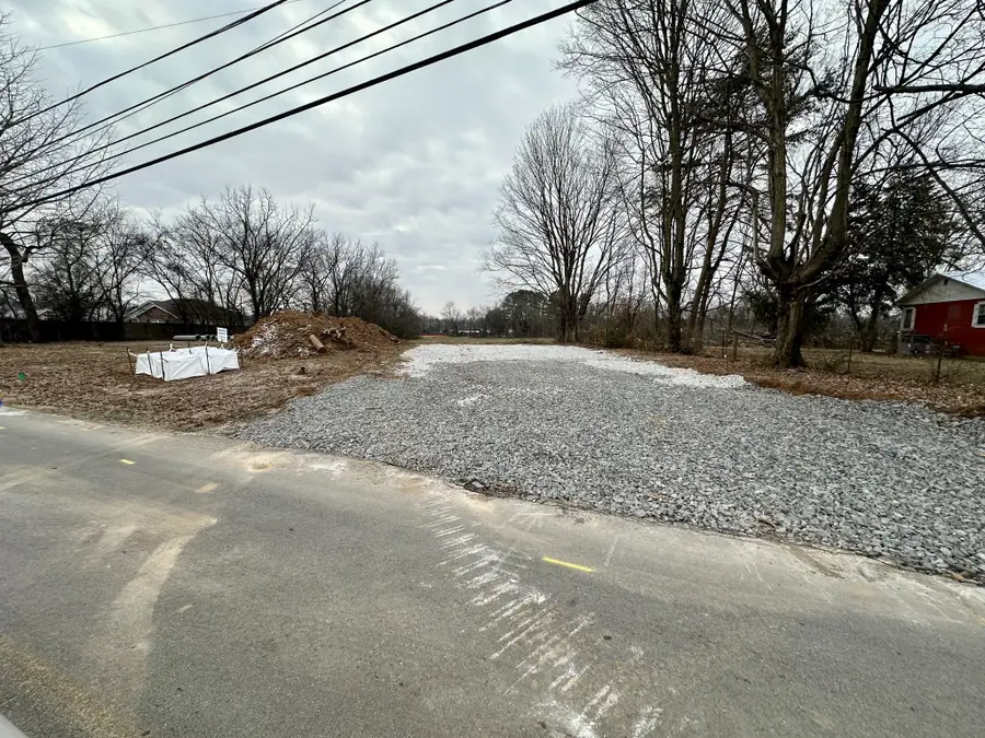 134 N Russell St, Portland, TN 37148 - Image #2