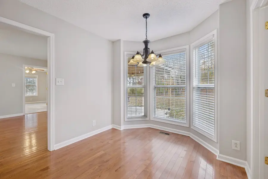 1040 Heatherwood Rd, Pleasant View, TN 37146 - Image #2