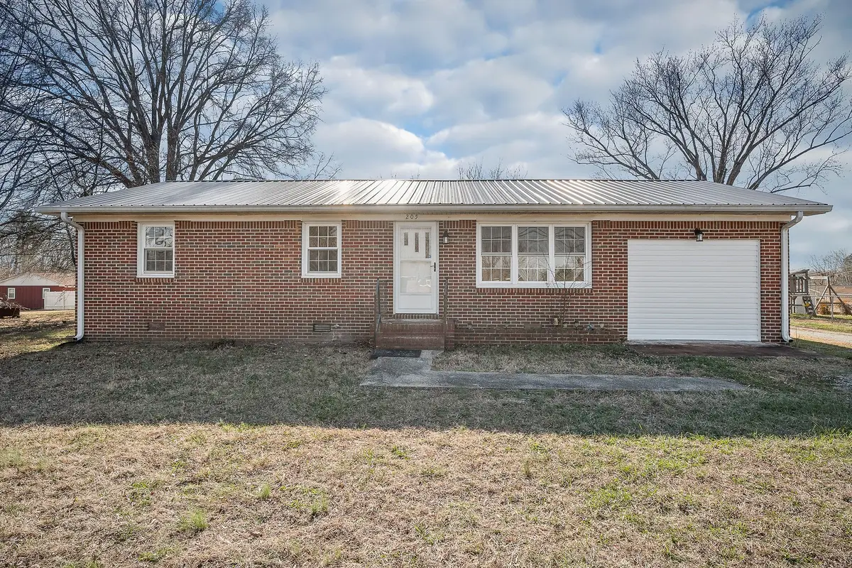 205 Couch St, McMinnville, TN 37110 - Image #1