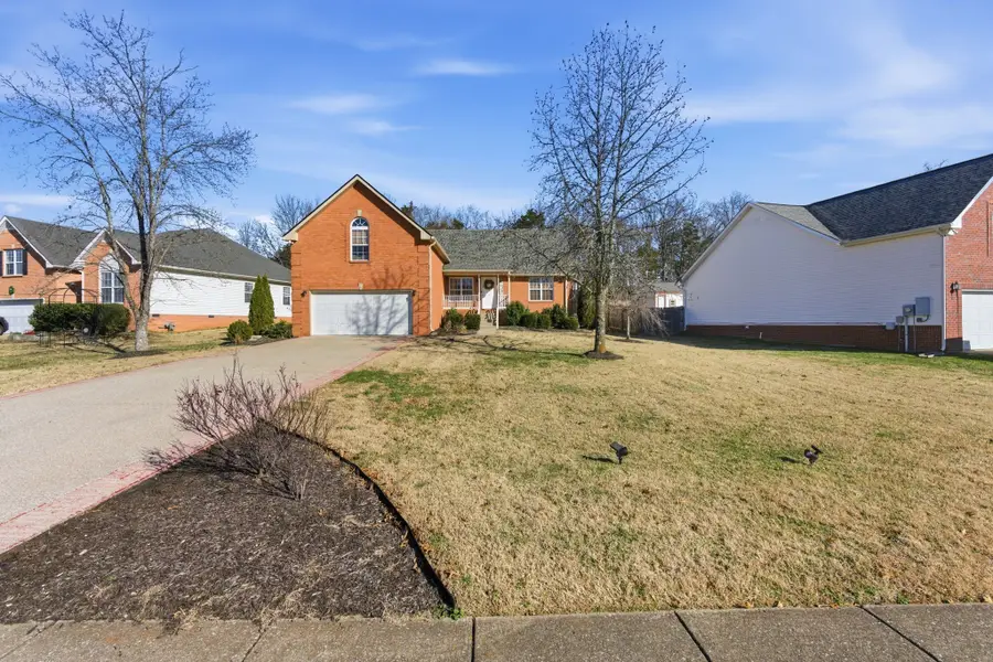 1044 Secretariat Dr, Mount Juliet, TN 37122 - Image #2