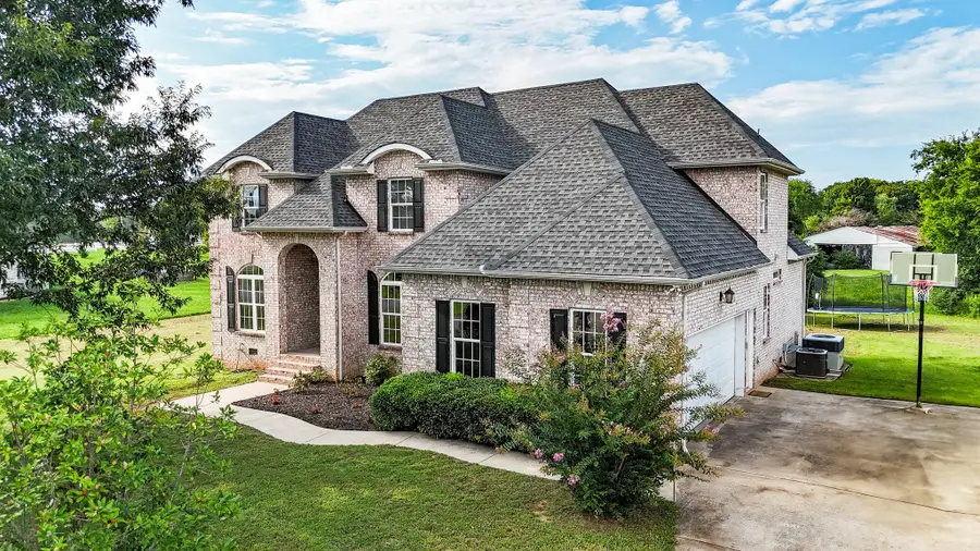 105 N Point Cir N, Shelbyville, TN 37160 - Image #3