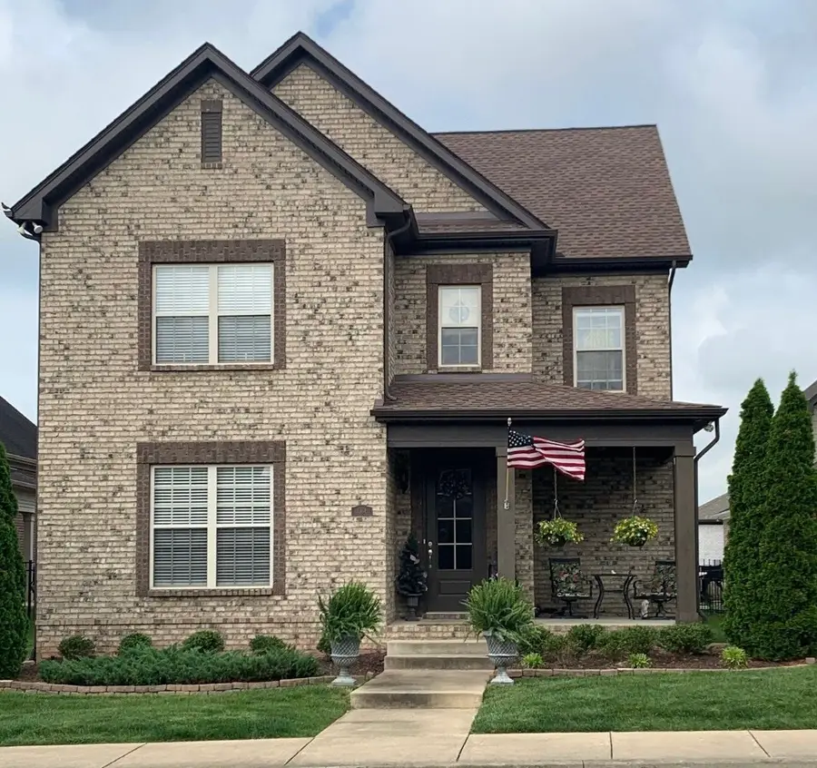 1084 N Mcmahan Dr, Gallatin, TN 37066 - #2