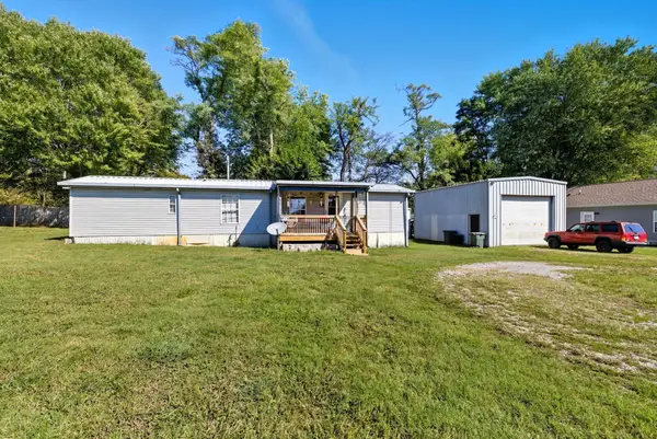 207 Center St, Portland, TN 37148