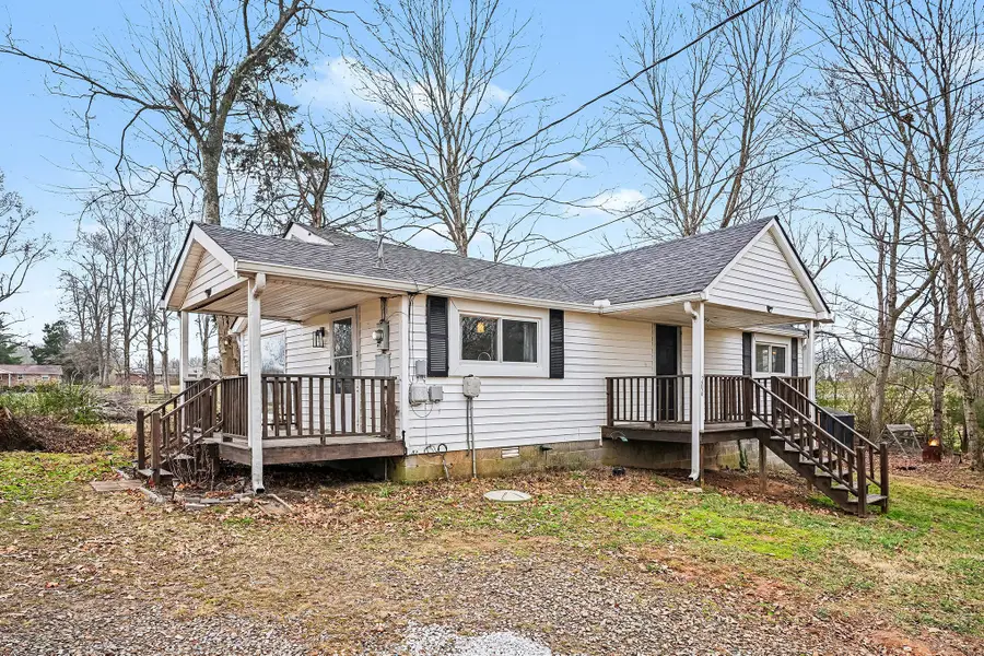 206 College St, Burns, TN 37029 - Image #2