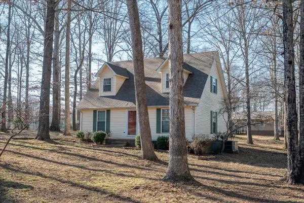 210 State Ave, Lawrenceburg, TN 38464