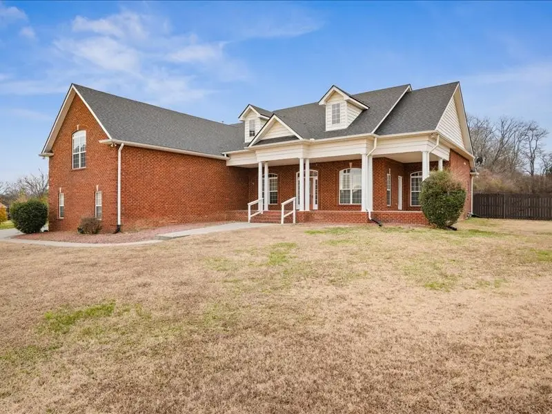 927 Westbrook Dr, Gallatin, TN 37066 - #2