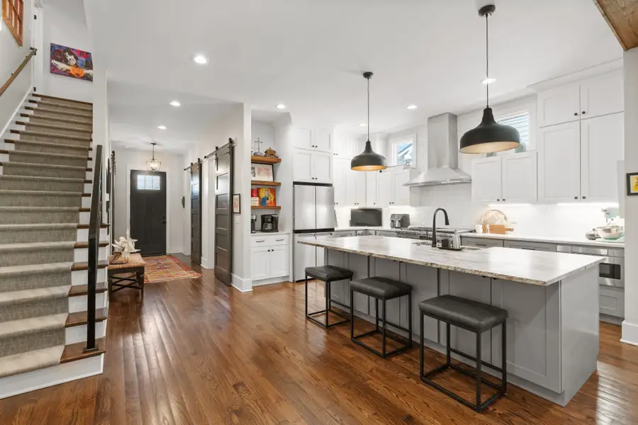 128 37th Ave N, Nashville, TN 37209 - #3