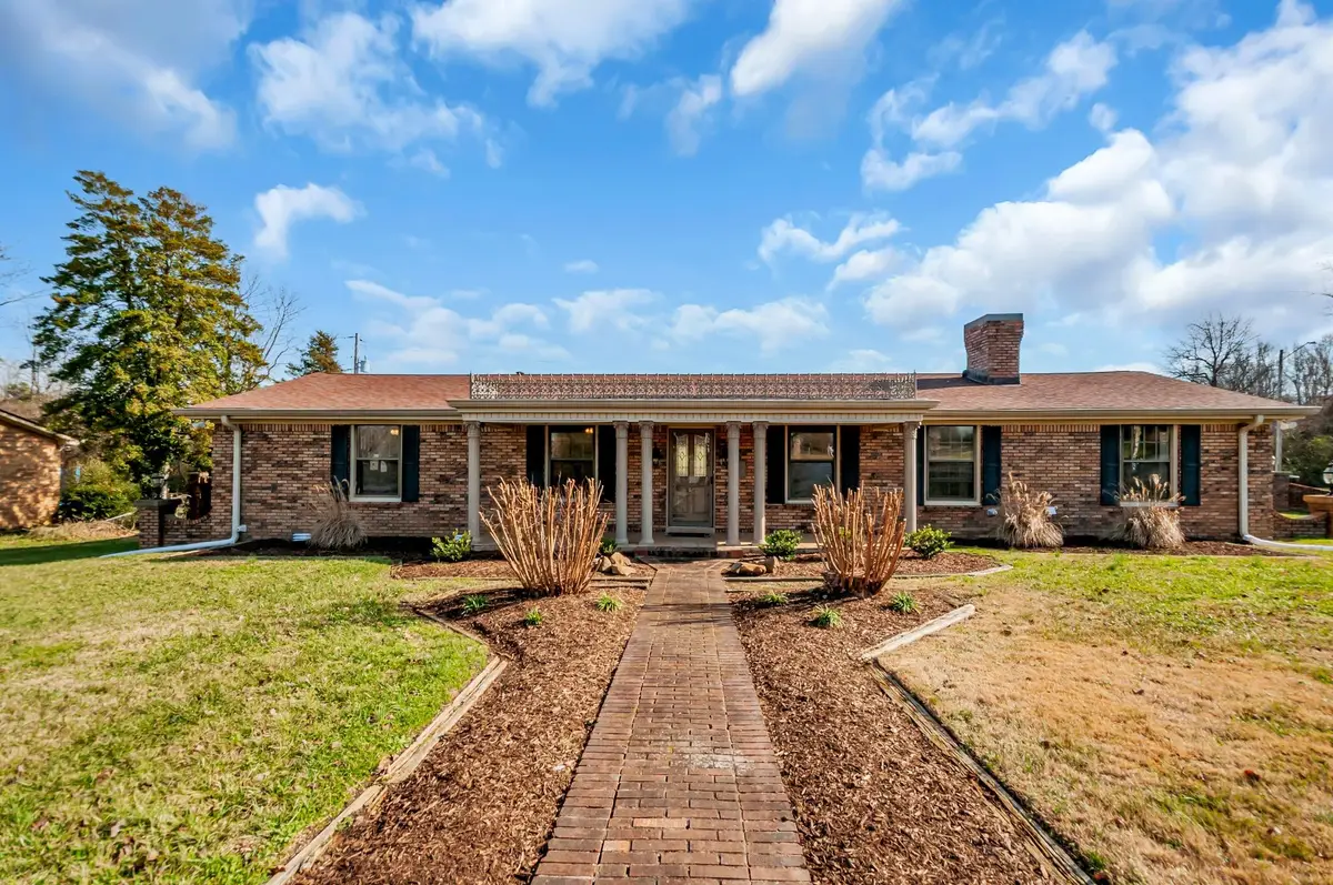 211 W Hills Ter, Dickson, TN 37055 - Image #1