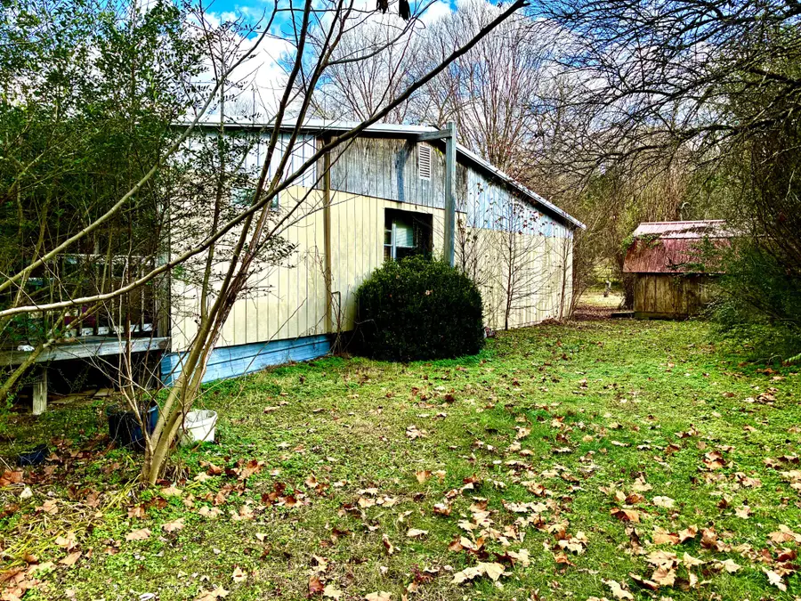 202 Pineview Rd, Linden, TN 37096 - Image #2