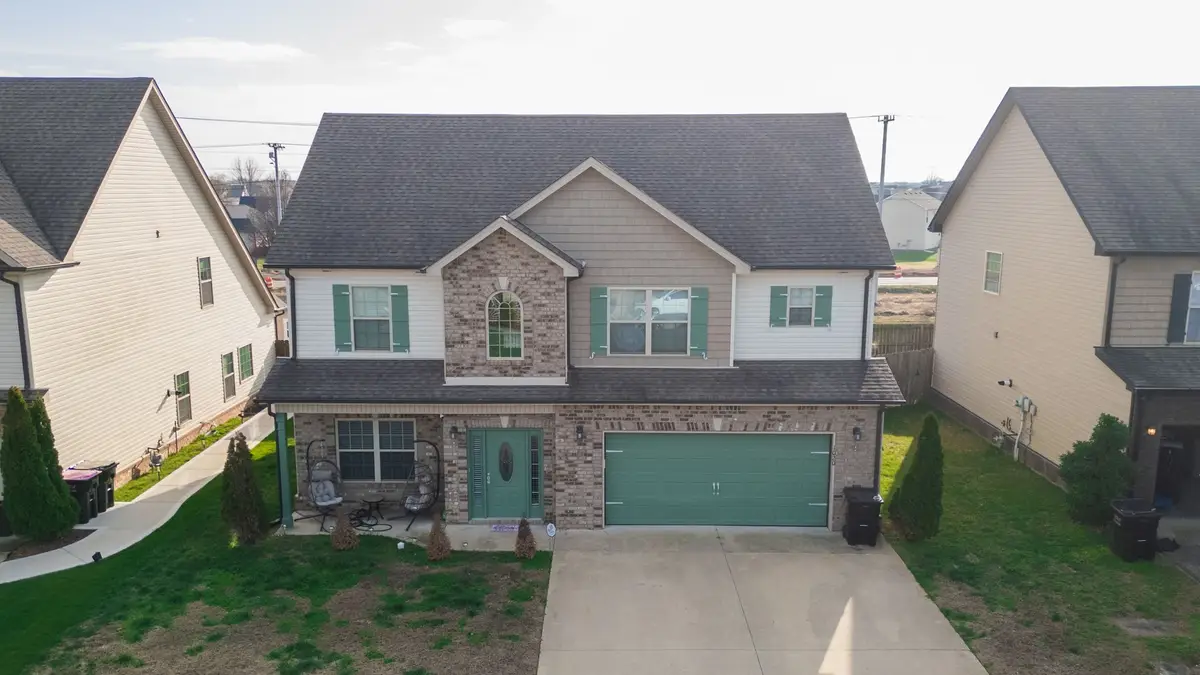 1020 Thrasher Dr, Clarksville, TN 37040 - Image #1