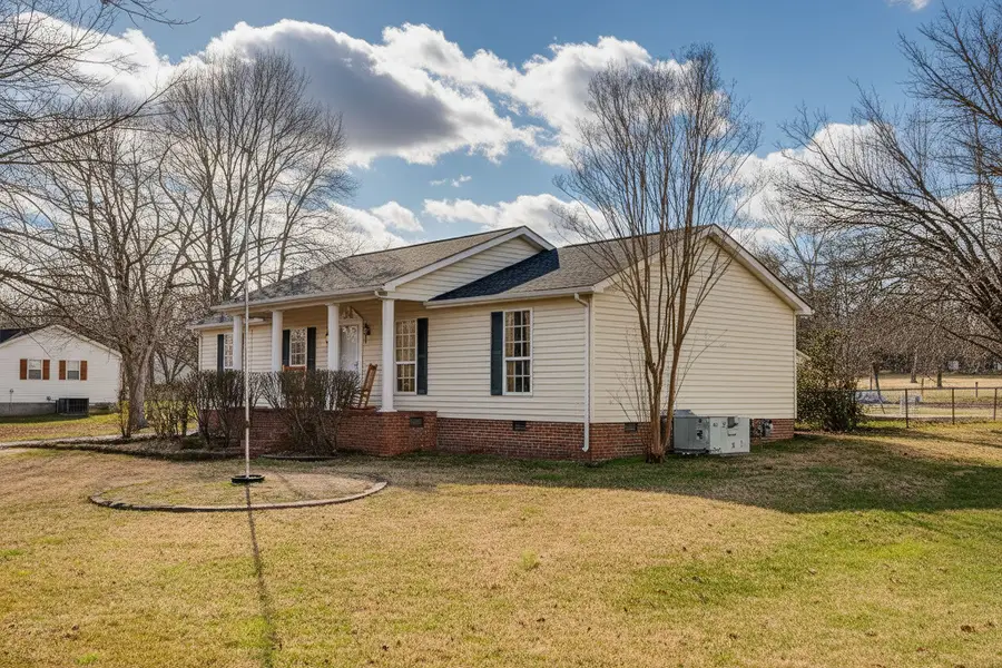 211 Woodland Dr, Shelbyville, TN 37160 - Image #2