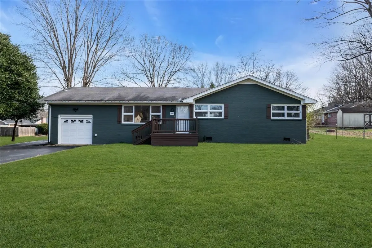 902 Sycamore Dr, Manchester, TN 37355 - Image #1