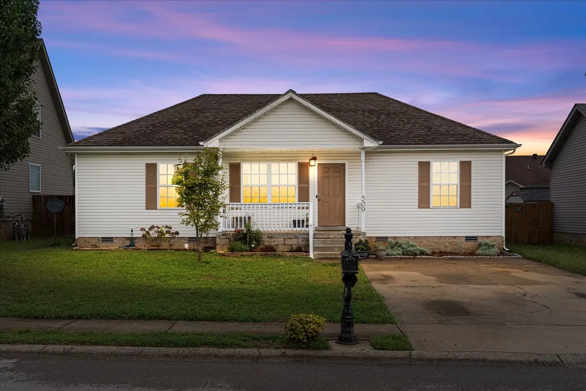 509 Oakmont Dr, Clarksville, TN 37042 - Image #1