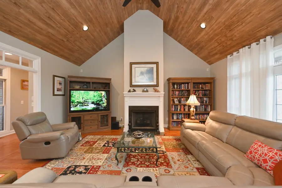 707 Farmington Dr, Lebanon, TN 37087 - Image #2