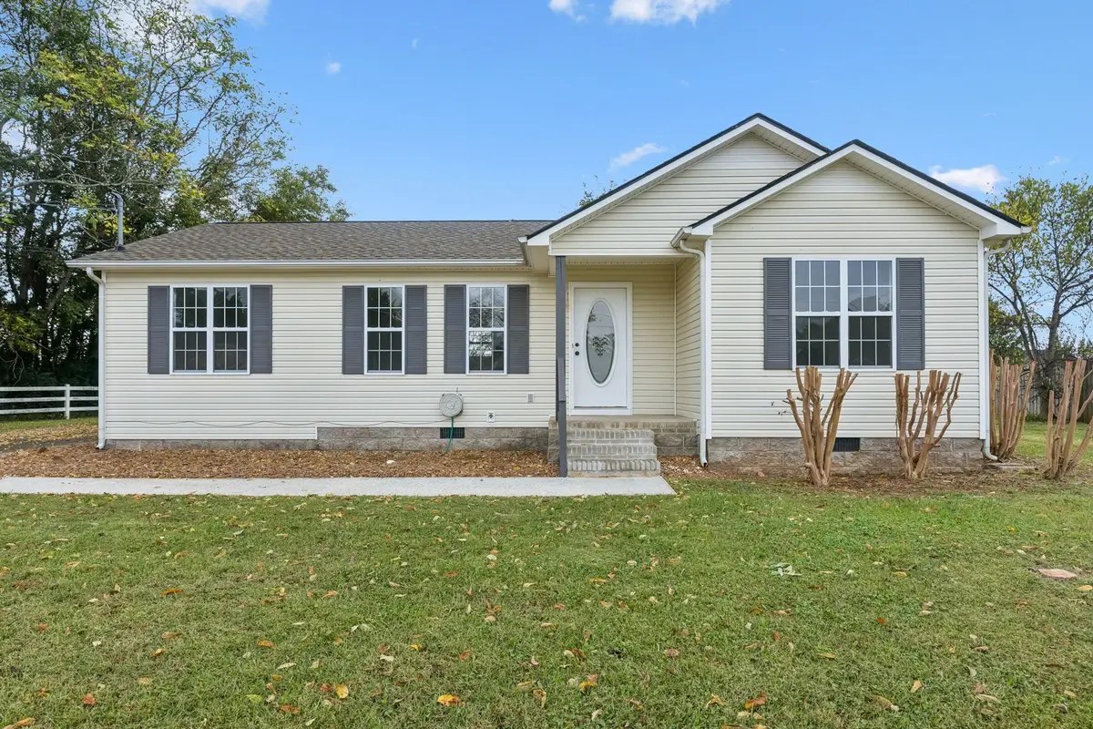 286 Strawberry Dr, Winchester, TN 37398 - Image #1