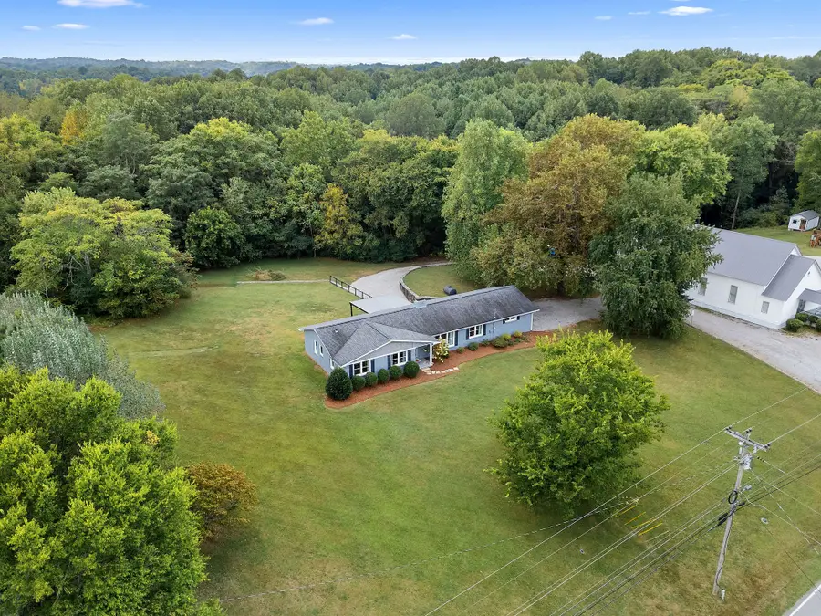 2337 Les Robinson Rd, Columbia, TN 38401 - Image #2