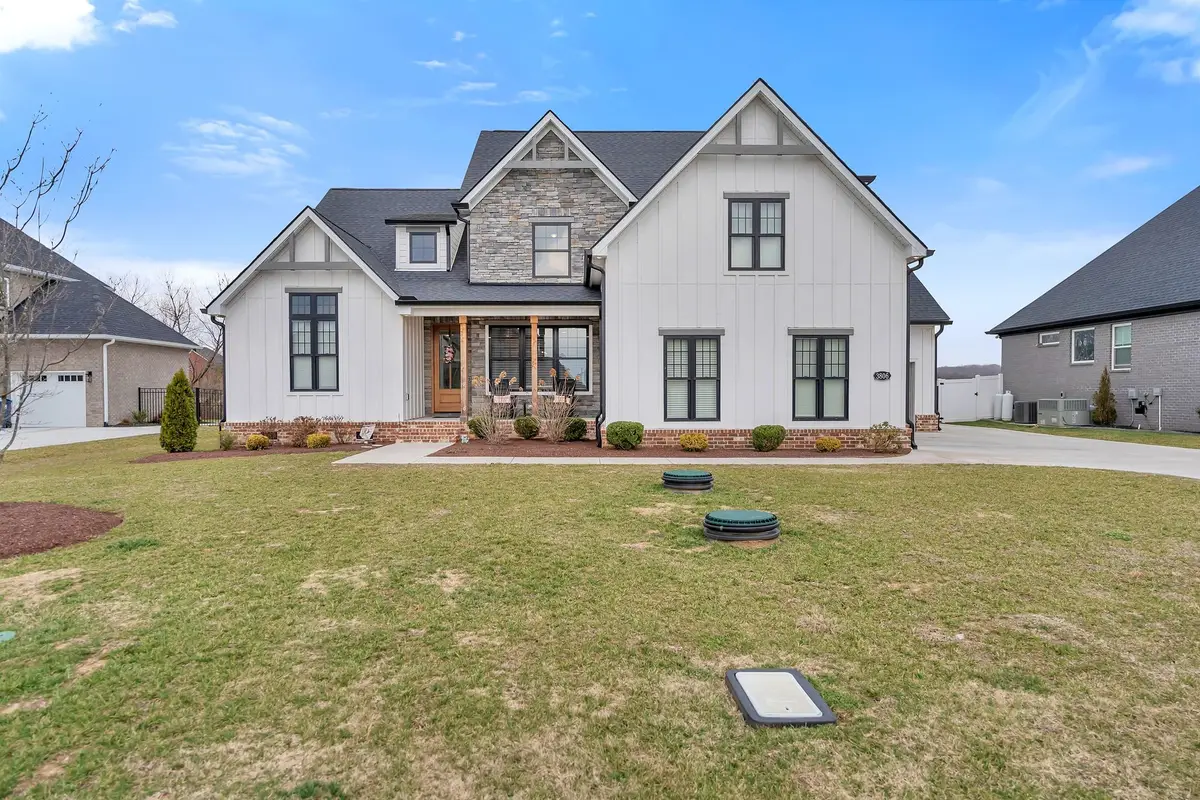 3806 Carriage Dr, Murfreesboro, TN 37128 - Image #1