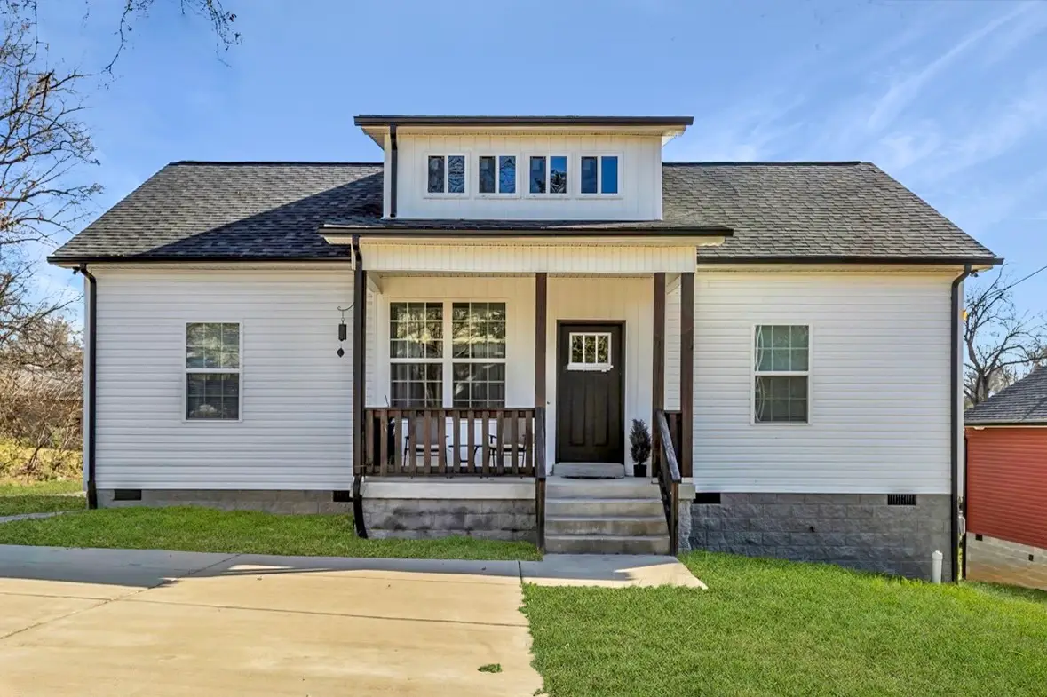 313 Hardin Ave, Dickson, TN 37055 - Image #1