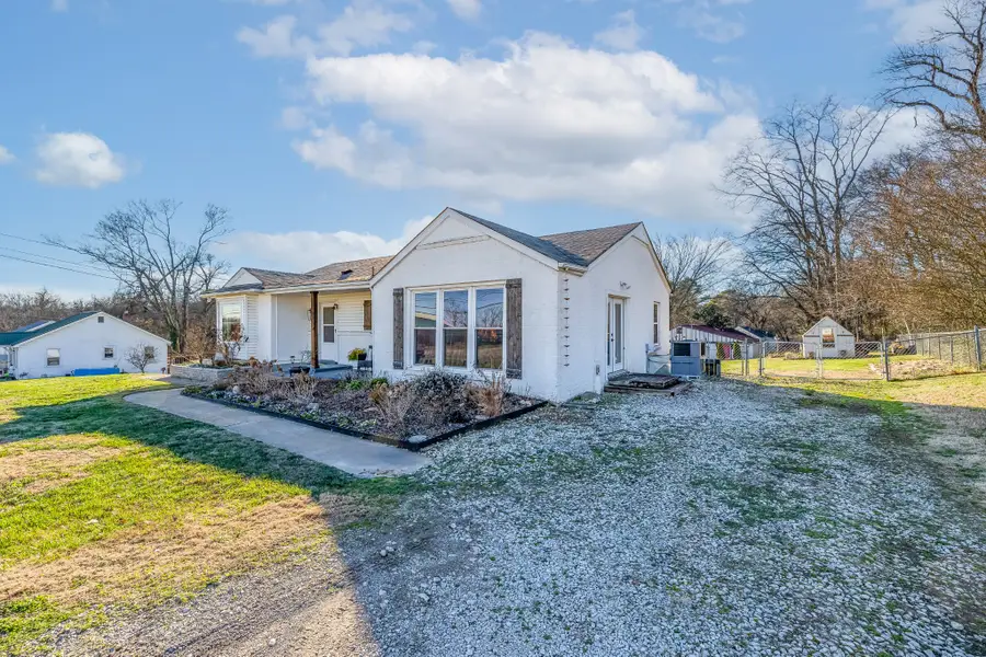 301 Santa Fe Pike, Columbia, TN 38401 - Image #2