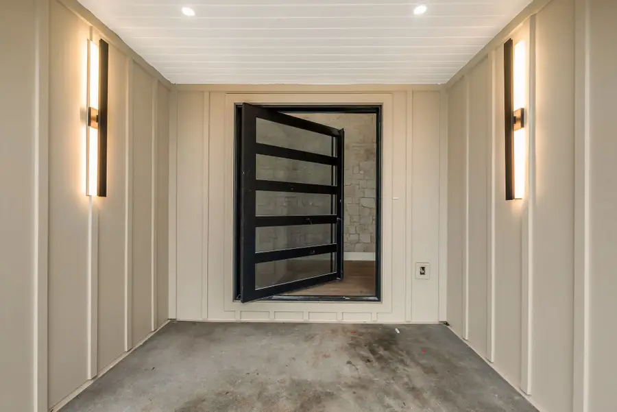 6807 Pennywell Dr, Nashville, TN 37205 - Image #3