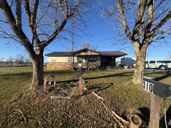 310 Old Bart Jones Rd, Deer Lodge, TN 37726