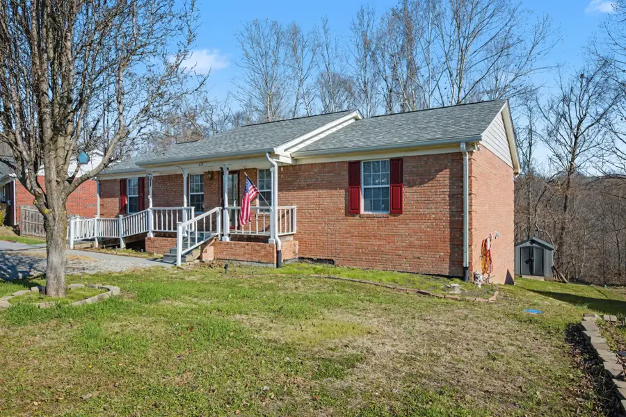 424 Eisenhower Dr, Ashland City, TN 37015 - Image #2