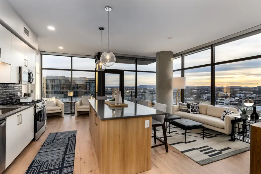 1212 Demonbreun St #B2 (E), Nashville, TN 37203 - #2