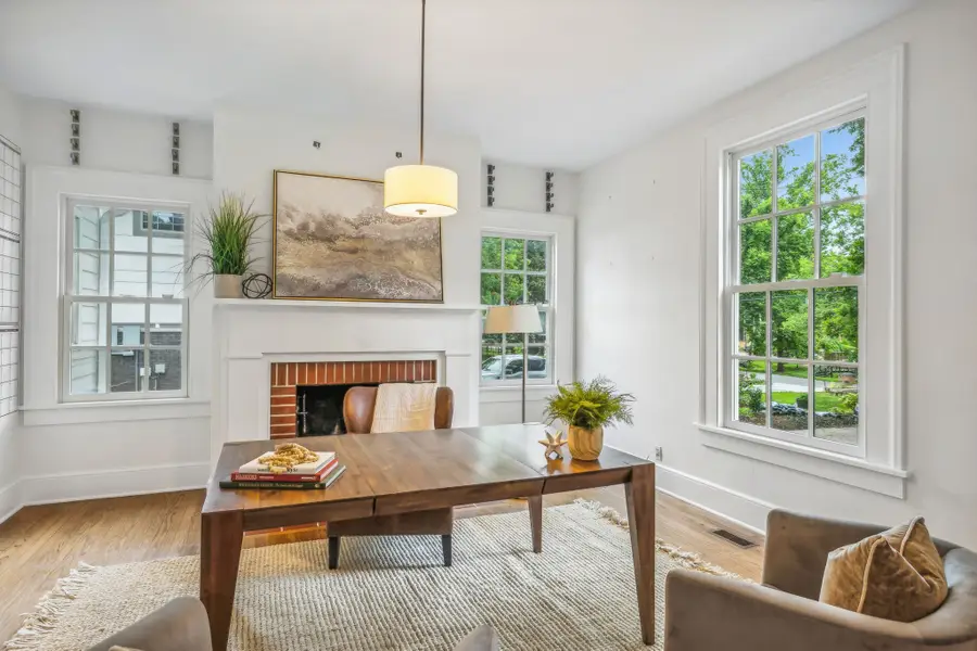 2126 Sharondale Dr, Nashville, TN 37215 - Image #3