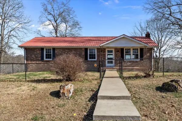 3636 Bowker Rd, Charlotte, TN 37036