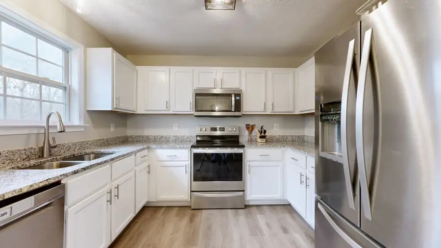 1007 Twin Oaks Dr, White Bluff, TN 37187 - Image #2