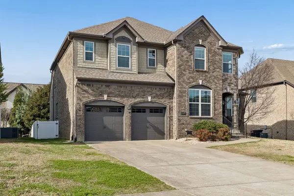 1129 Stockwell Dr, Murfreesboro, TN 37128