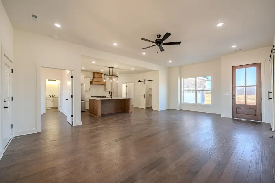 100 Belvedere Cir, Savannah, TN 38372 - #2