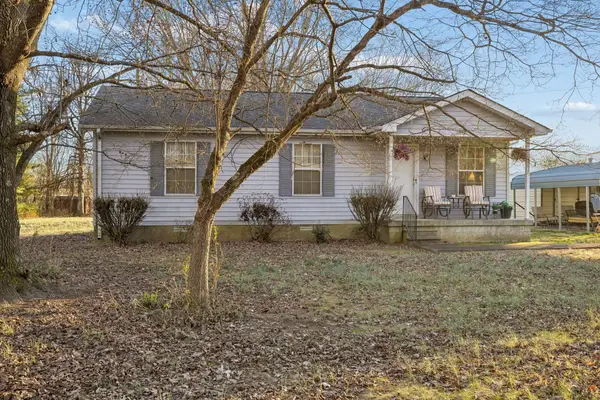 1337 Oaklawn Rd, Chapmansboro, TN 37035