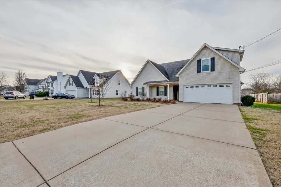 710 Fleming Farms Dr, Murfreesboro, TN 37128 - Image #3