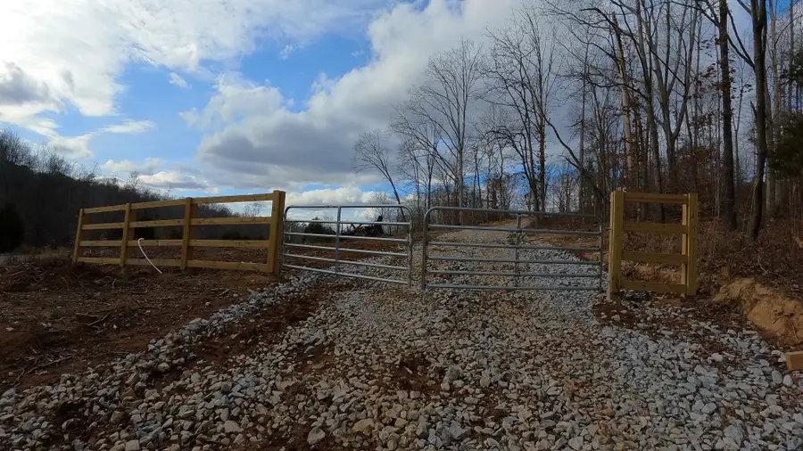 900 Norris Hollow Rd, Vanleer, TN 37181 - Image #3